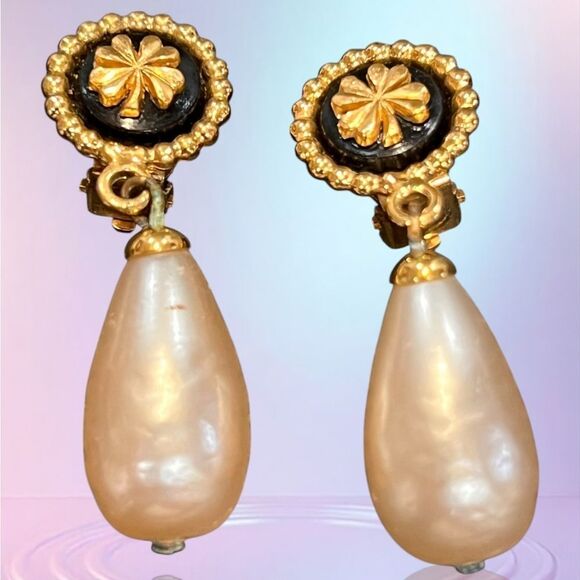 Auth Vintage CHANEL Clover Pearl Drop Clip-On Earrings Black/Gold Used F/S - Picture 5 of 5